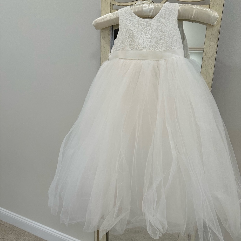 David’s bridal heart cutout flower girl dress size 3t